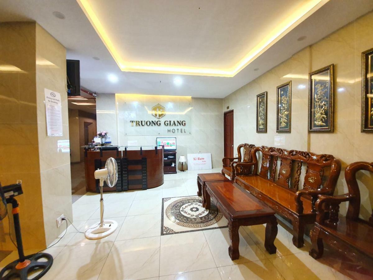 Truong Giang Hotel Хошимин Екстериор снимка