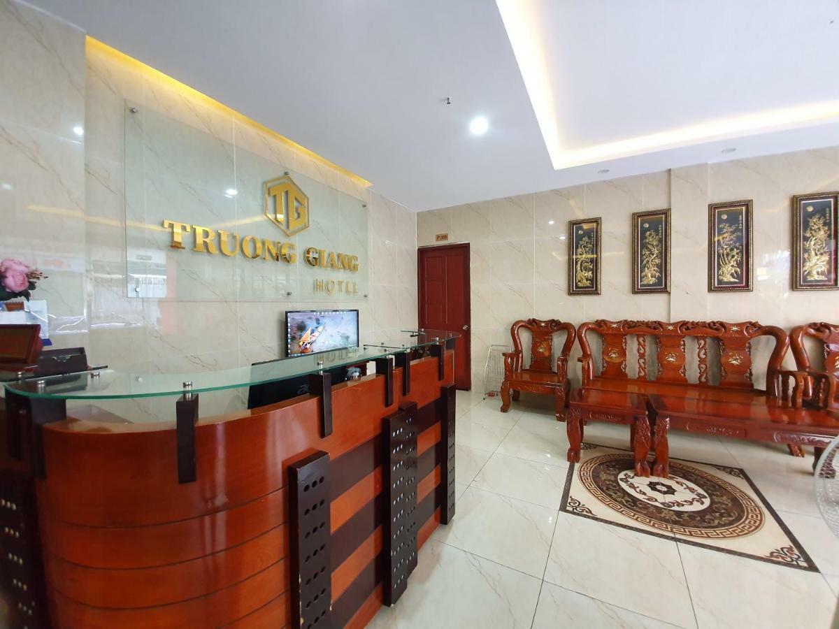 Truong Giang Hotel Хошимин Екстериор снимка